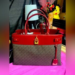 Michael Kors Gramercy